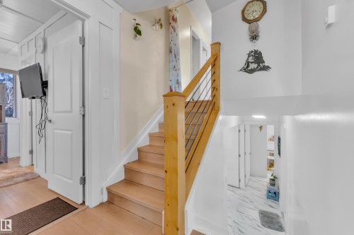 4819 30 Avenue, Edmonton, AB - Indoor Photo Showing Other Room