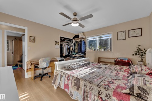 4819 30 Avenue, Edmonton, AB - Indoor Photo Showing Bedroom