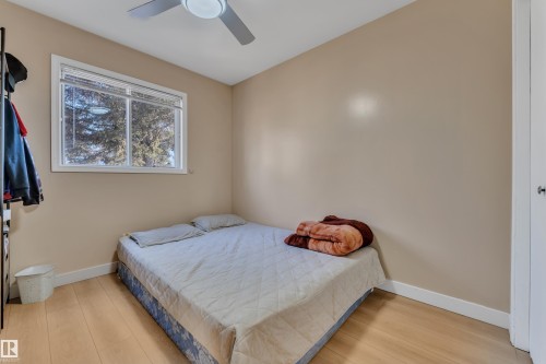 4819 30 Avenue, Edmonton, AB - Indoor Photo Showing Bedroom