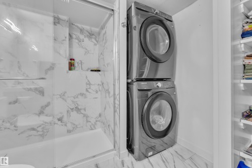 4819 30 Avenue, Edmonton, AB - Indoor Photo Showing Laundry Room