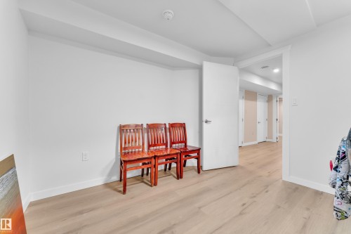 4819 30 Avenue, Edmonton, AB - Indoor Photo Showing Other Room