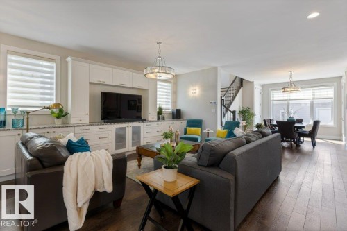 7931 112S Avenue, Edmonton, AB - Indoor Photo Showing Living Room