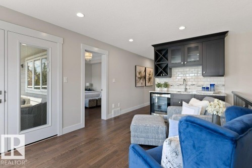7931 112S Avenue, Edmonton, AB - Indoor Photo Showing Living Room