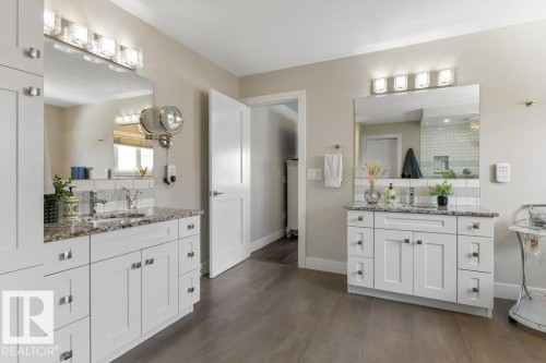 7931 112S Avenue, Edmonton, AB - Indoor Photo Showing Bathroom