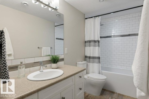 7931 112S Avenue, Edmonton, AB - Indoor Photo Showing Bathroom