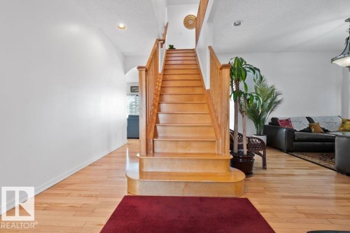 715 Wildwood Point(E), Edmonton, AB - Indoor Photo Showing Other Room