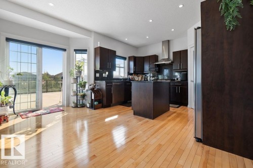 715 Wildwood Point(E), Edmonton, AB - Indoor Photo Showing Kitchen
