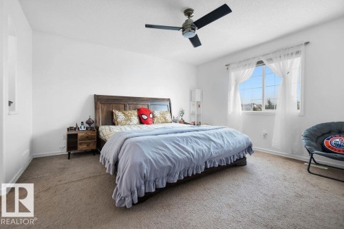 715 Wildwood Point(E), Edmonton, AB - Indoor Photo Showing Bedroom