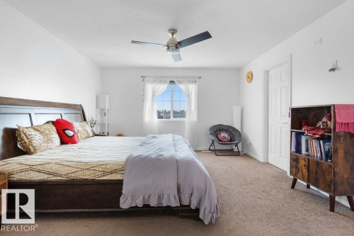 715 Wildwood Point(E), Edmonton, AB - Indoor Photo Showing Bedroom