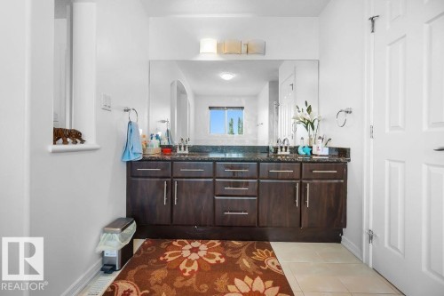 715 Wildwood Point(E), Edmonton, AB - Indoor Photo Showing Other Room