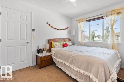 715 Wildwood Point(E), Edmonton, AB - Indoor Photo Showing Bedroom