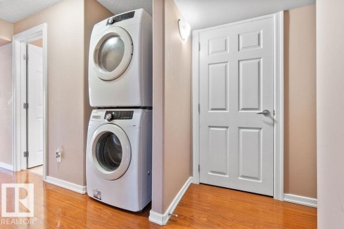 715 Wildwood Point(E), Edmonton, AB - Indoor Photo Showing Laundry Room