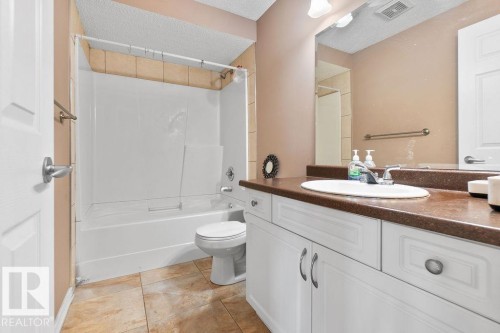 715 Wildwood Point(E), Edmonton, AB - Indoor Photo Showing Bathroom