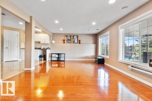 715 Wildwood Point(E), Edmonton, AB - Indoor Photo Showing Other Room