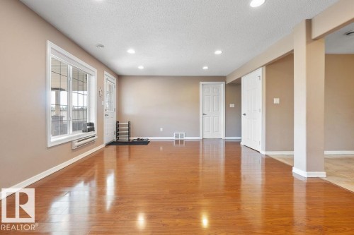 715 Wildwood Point(E), Edmonton, AB - Indoor Photo Showing Other Room