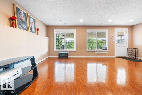 715 Wildwood Point(E), Edmonton, AB - Indoor Photo Showing Other Room