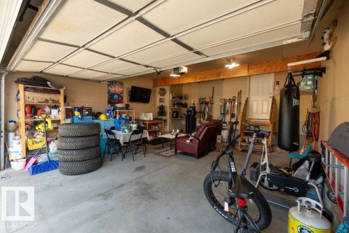 715 Wildwood Point(E), Edmonton, AB - Indoor Photo Showing Other Room