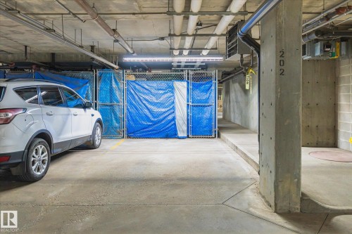 410 7909 71 Street, Edmonton, AB - Indoor Photo Showing Garage