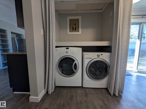 13528 139 Street, Edmonton, AB - Indoor Photo Showing Laundry Room