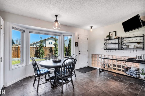 9008 169A Avenue, Edmonton, AB - Indoor Photo Showing Dining Room
