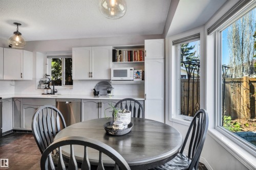 9008 169A Avenue, Edmonton, AB - Indoor Photo Showing Dining Room