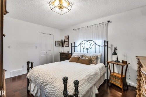 9008 169A Avenue, Edmonton, AB - Indoor Photo Showing Bedroom