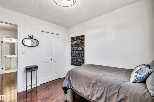 9008 169A Avenue, Edmonton, AB - Indoor Photo Showing Bedroom