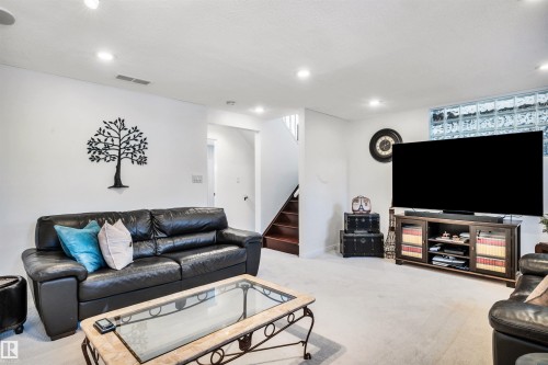 9008 169A Avenue, Edmonton, AB - Indoor Photo Showing Living Room