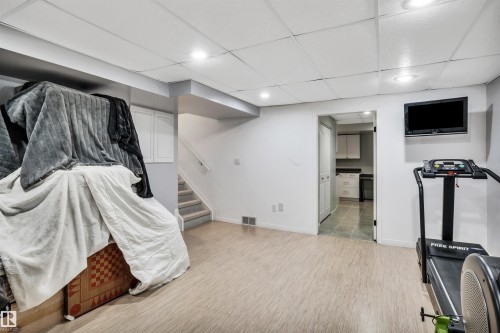 9008 169A Avenue, Edmonton, AB - Indoor
