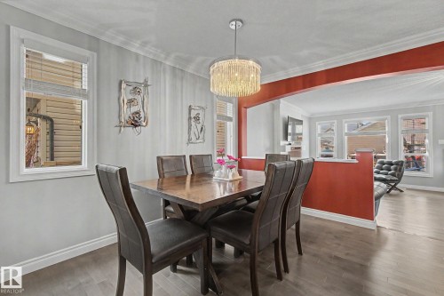3724 Alexander Crescent, Edmonton, AB - Indoor Photo Showing Dining Room
