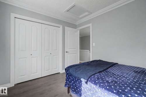 3724 Alexander Crescent, Edmonton, AB - Indoor Photo Showing Bedroom