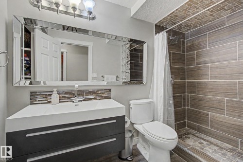 3724 Alexander Crescent, Edmonton, AB - Indoor Photo Showing Bathroom
