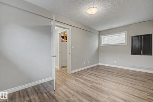 3724 Alexander Crescent, Edmonton, AB - Indoor Photo Showing Other Room