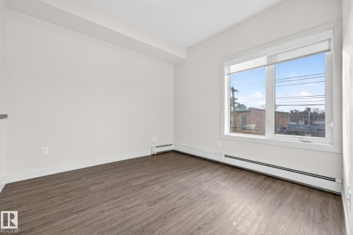 304 10837 83 Avenue, Edmonton, AB - Indoor Photo Showing Other Room