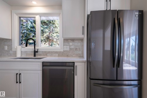 5528 54 Street, Leduc, AB - Indoor Photo Showing Kitchen