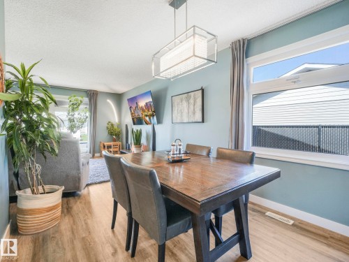 10629 167A Avenue, Edmonton, AB - Indoor Photo Showing Dining Room