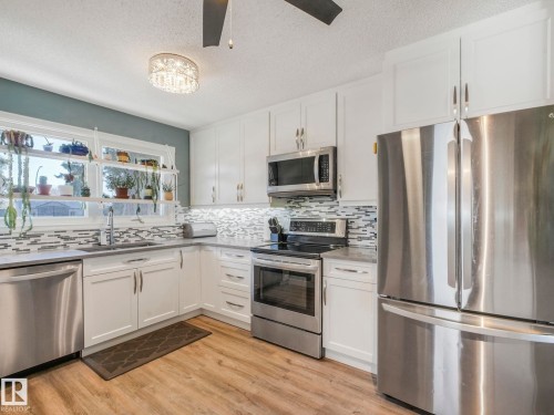 10629 167A Avenue, Edmonton, AB - Indoor Photo Showing Kitchen With Stainless Steel Kitchen With Upgraded Kitchen