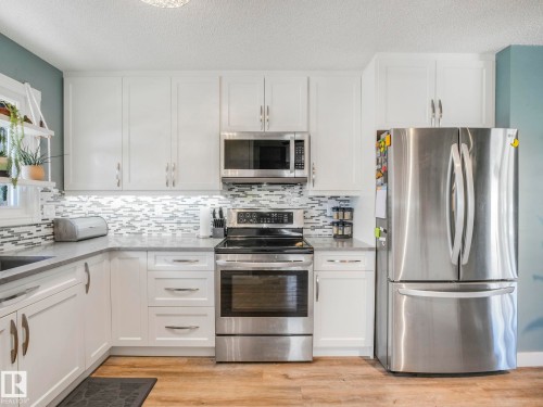 10629 167A Avenue, Edmonton, AB - Indoor Photo Showing Kitchen With Stainless Steel Kitchen With Upgraded Kitchen