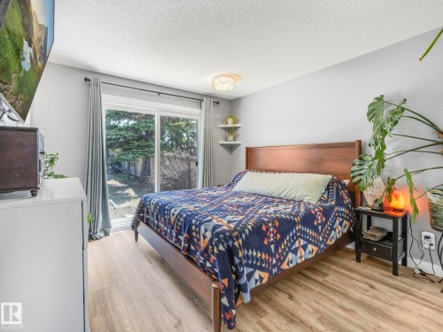 10629 167A Avenue, Edmonton, AB - Indoor Photo Showing Bedroom