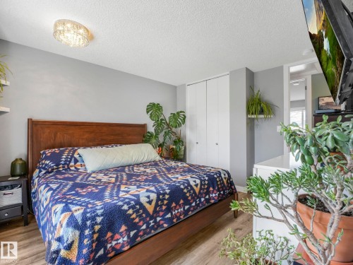 10629 167A Avenue, Edmonton, AB - Indoor Photo Showing Bedroom