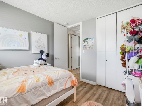 10629 167A Avenue, Edmonton, AB - Indoor Photo Showing Bedroom