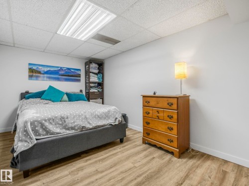 10629 167A Avenue, Edmonton, AB - Indoor Photo Showing Bedroom