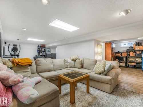 10629 167A Avenue, Edmonton, AB - Indoor Photo Showing Living Room