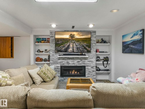 10629 167A Avenue, Edmonton, AB - Indoor With Fireplace