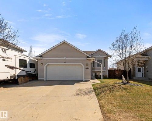 4105 75 Street  Camrose, AB T4V 3W4