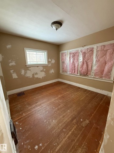 4818 52 Street, Thorsby, AB - Indoor Photo Showing Other Room