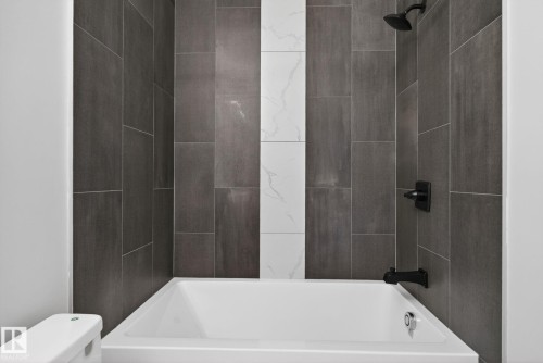 60 Treble Landing, Spruce Grove, AB - Indoor Photo Showing Bathroom