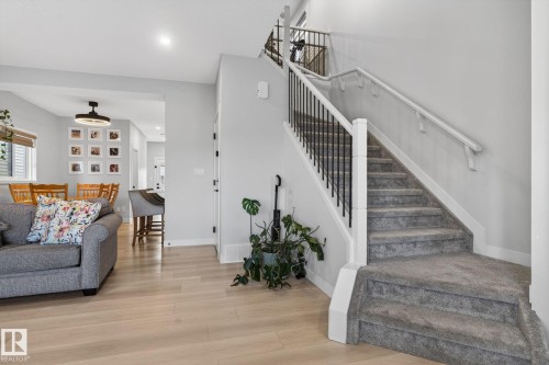 60 Treble Landing, Spruce Grove, AB - Indoor Photo Showing Living Room