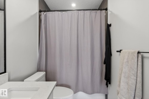 60 Treble Landing, Spruce Grove, AB - Indoor Photo Showing Bathroom