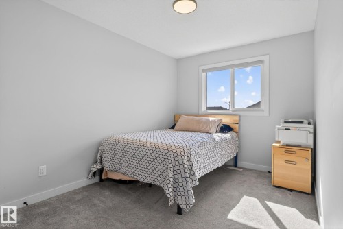 60 Treble Landing, Spruce Grove, AB - Indoor Photo Showing Bedroom